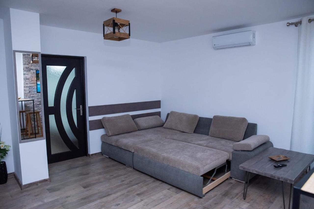 Green Apartments Oradea Exterior photo