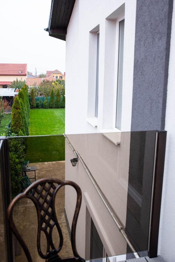 Green Apartments Oradea Exterior photo